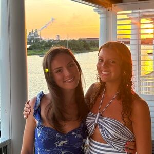 Meet your Posher, Elizabeth